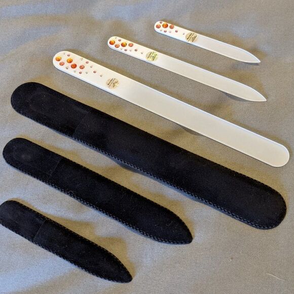 🆕SET OF 3 MONT BLEU DOUBLE SIDED WHITE GLASS NAIL FILES W/ SWAROVSKI CRYSTALS - Picture 3 of 3